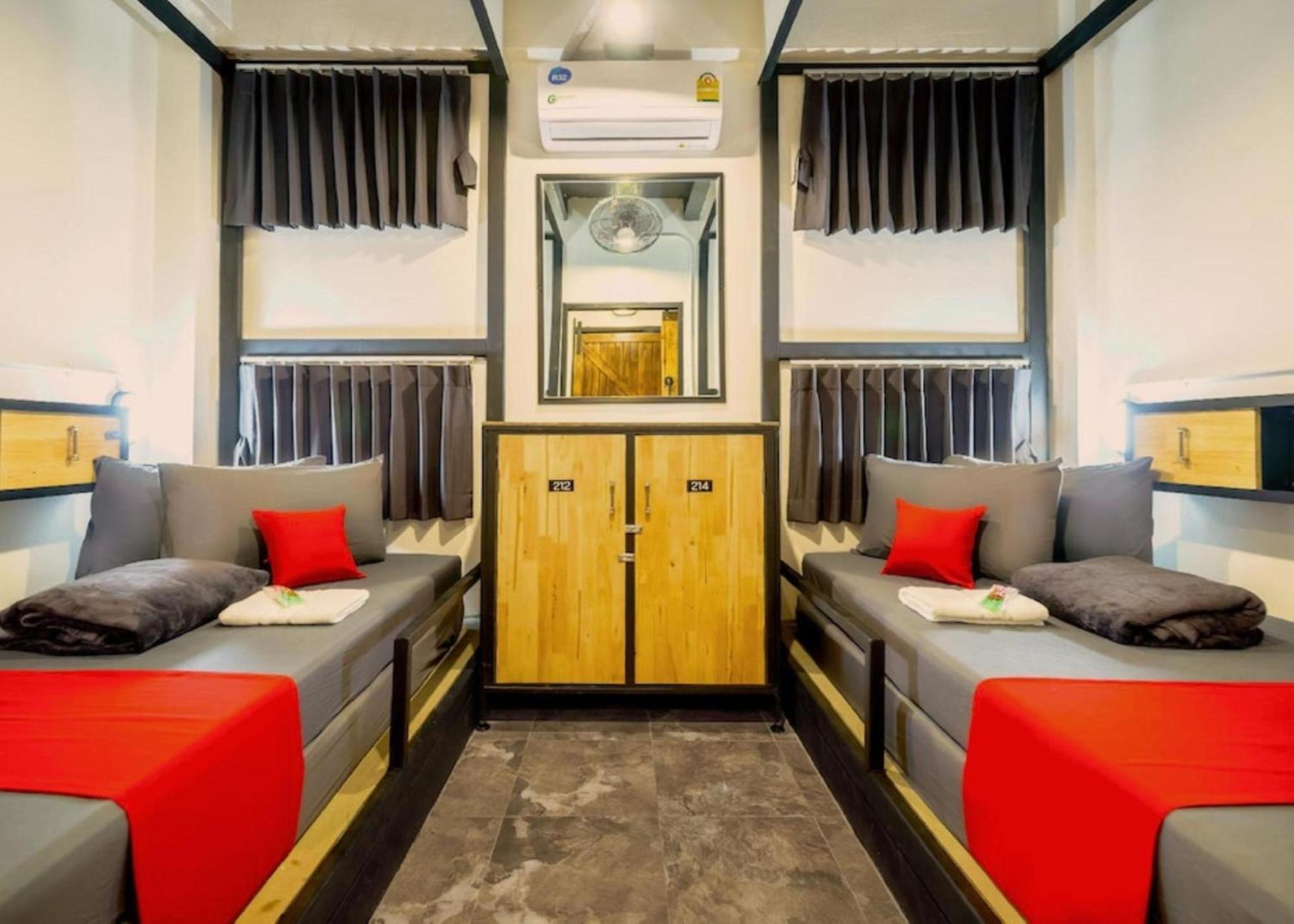 Episode 11 Hostel Sukhumvit Бангкок Экстерьер фото