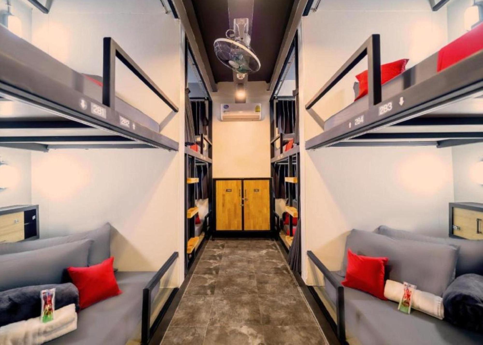 Episode 11 Hostel Sukhumvit Бангкок Экстерьер фото
