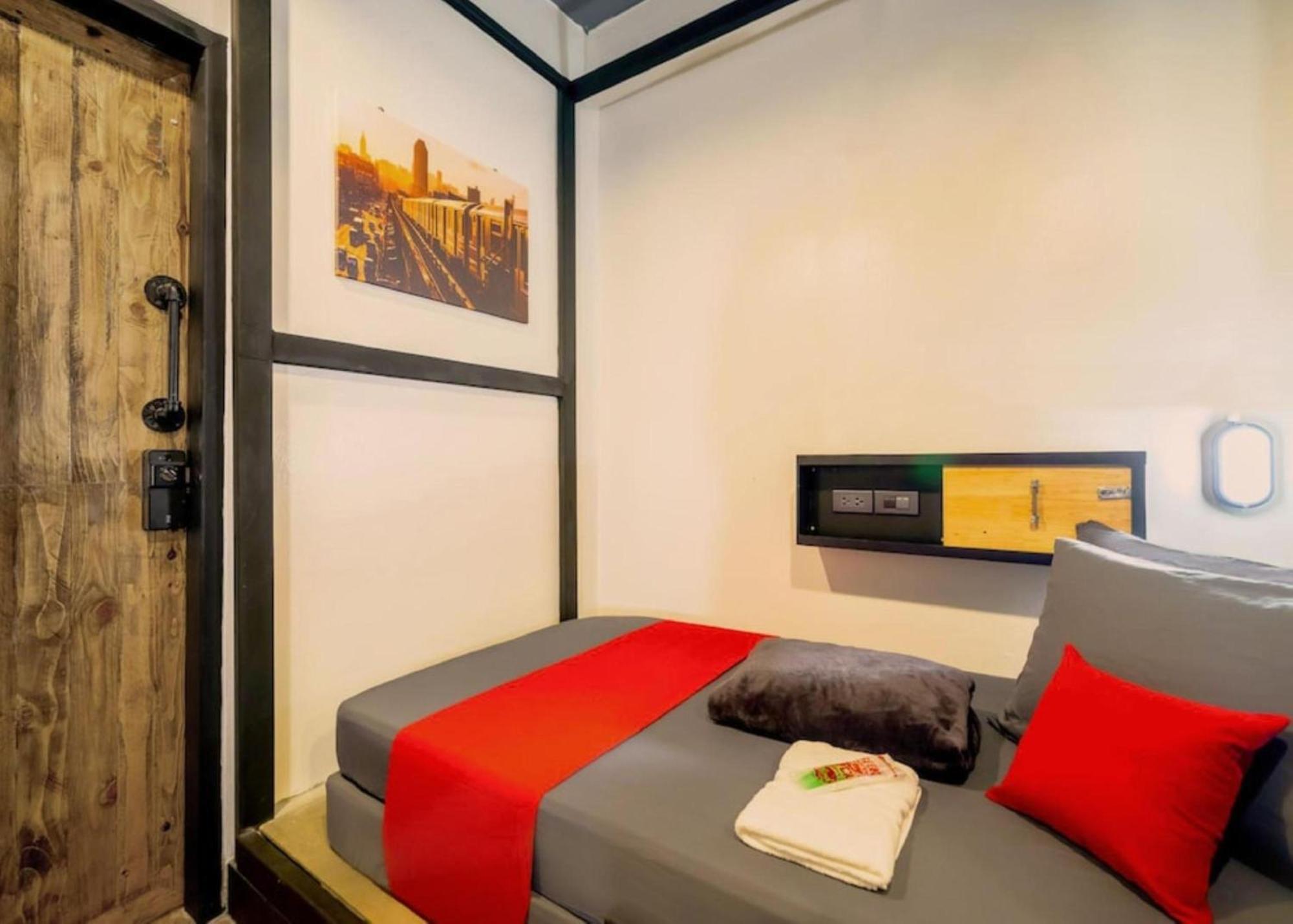 Episode 11 Hostel Sukhumvit Бангкок Экстерьер фото